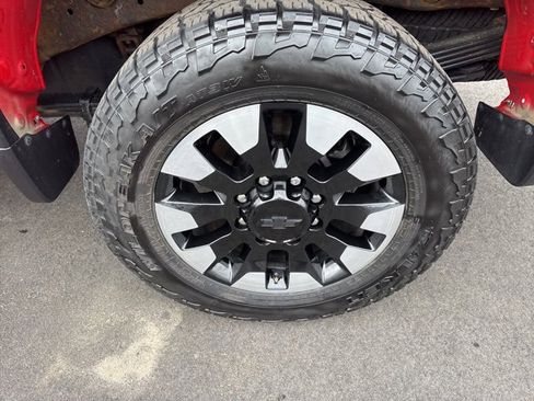 Used 2020 Chevrolet Silverado 2500 Custom w/ Custom Value Package image 21