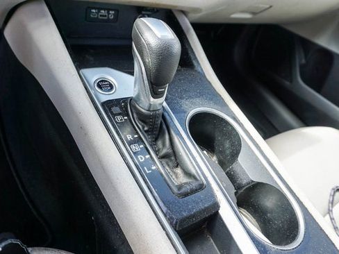 Used 2024 Nissan Altima 2.5 SV image 10