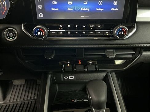 Certified 2024 Chevrolet Colorado LT w/ LT Convenience Package II image 17