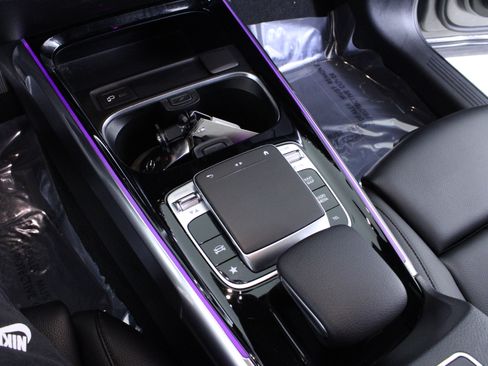 Used 2020 Mercedes-Benz GLB 250 4MATIC image 30