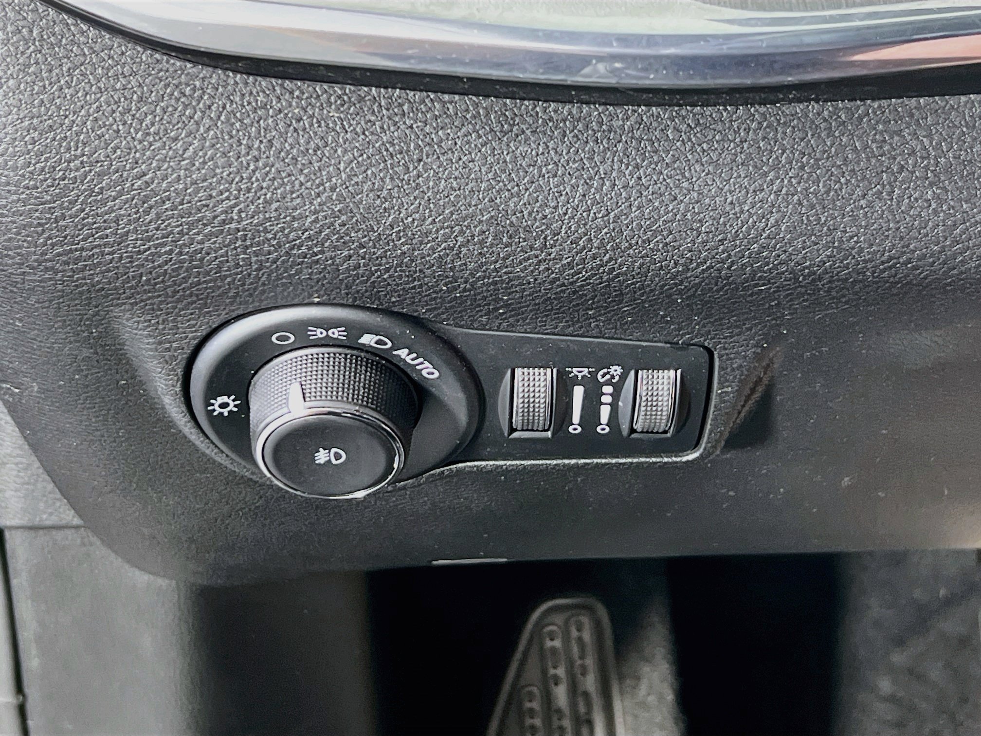 Used 2023 Jeep Compass Limited w/ Elite Group AWD/4WD image 10