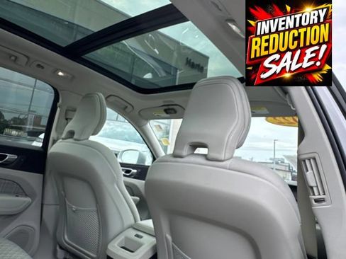Used 2022 Volvo XC60 B5 Momentum AWD/4WD image 26