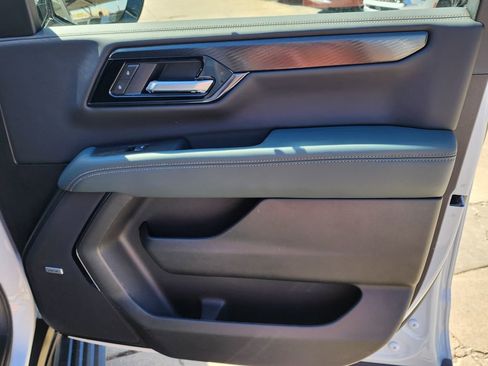 New 2026 GMC Yukon AT4 w/ AT4 Premium Plus Package image 43