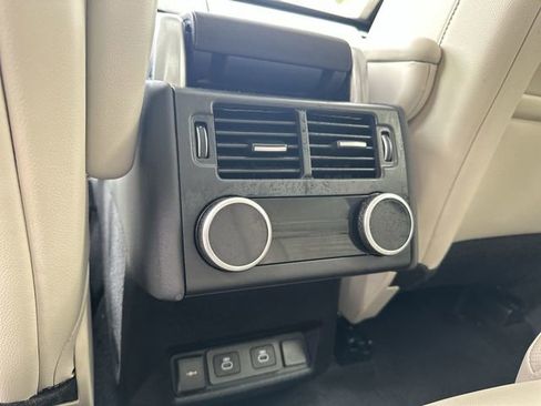 Used 2025 Land Rover Discovery S image 35