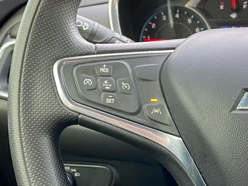 Used 2021 Chevrolet Equinox LT image 18