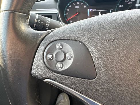 Used 2018 Chevrolet Impala LT FWD image 16