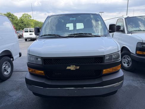 New 2026 Chevrolet Express 3500 Extended RWD image 3