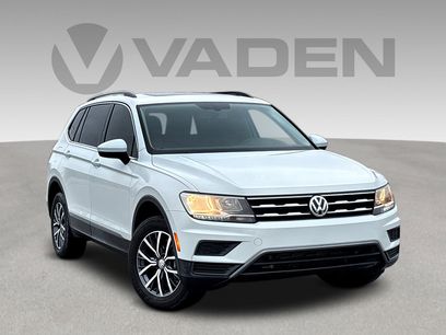 Used 2020 Volkswagen Tiguan SE w/ Panoramic Sunroof Package