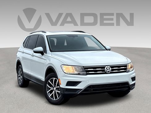 Used 2020 Volkswagen Tiguan SE w/ Panoramic Sunroof Package image 1