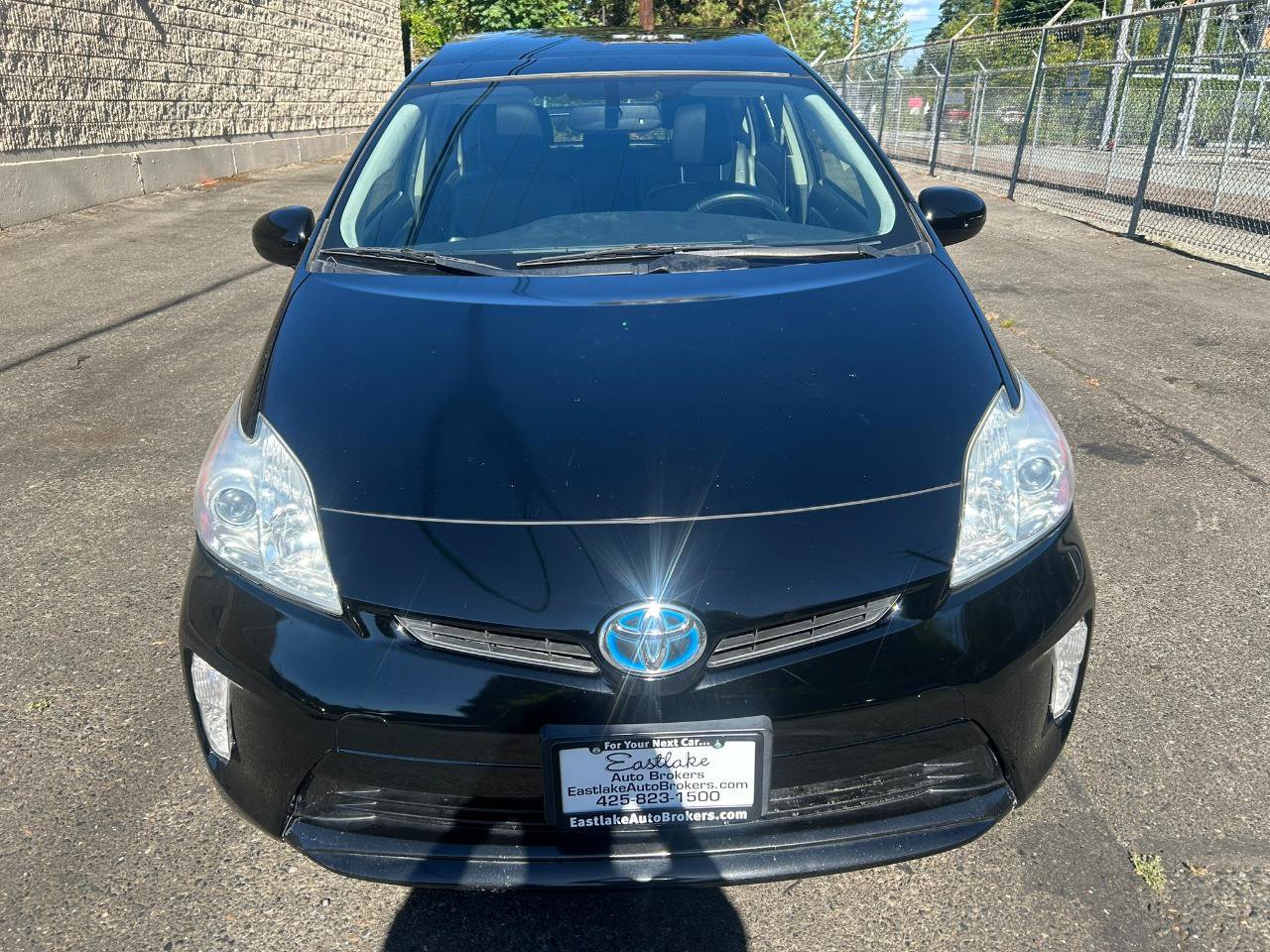 Used 2013 Toyota Prius Four w/ Deluxe Solar Roof Pkg FWD image 2