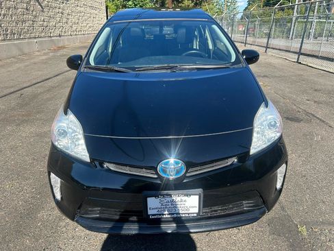 Used 2013 Toyota Prius Four w/ Deluxe Solar Roof Pkg FWD image 2