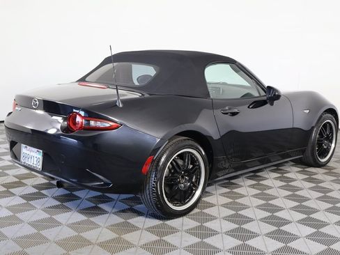 Used 2017 MAZDA MX-5 Miata Sport RWD image 4