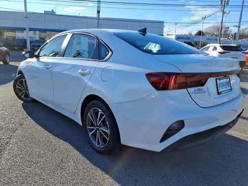 Used 2023 Kia Forte LXS image 6