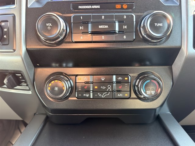 Used 2021 Ford F350 XLT w/ XLT Premium Package AWD/4WD image 17