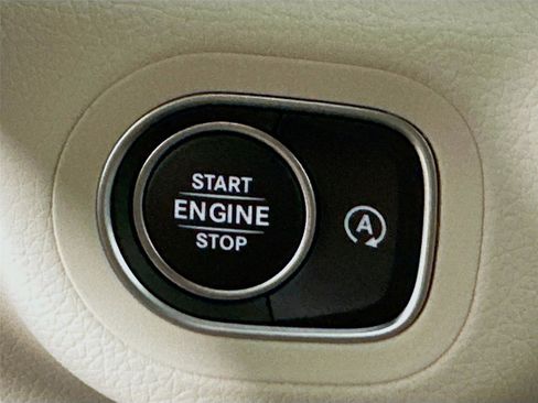 Used 2026 Mercedes-Benz GLS 450 4MATIC image 16