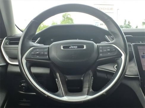 Certified 2022 Jeep Grand Cherokee L Limited image 22