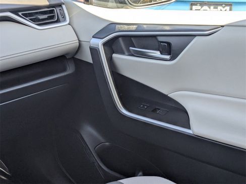 Used 2025 Toyota RAV4 XLE w/ Convenience Package image 13