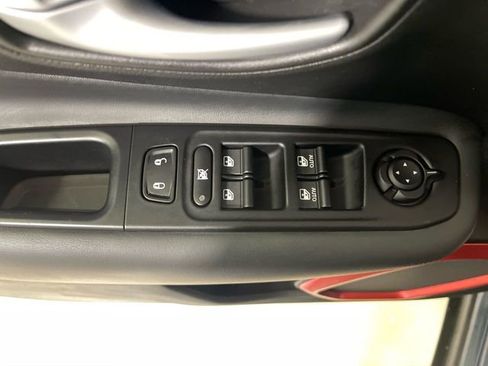 Certified 2019 Jeep Renegade Trailhawk image 13