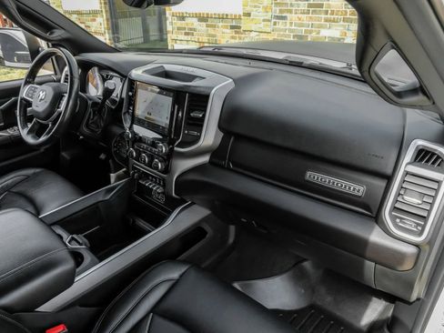 Used 2022 RAM 2500 Big Horn w/ Level C Equiment Group AWD/4WD image 15