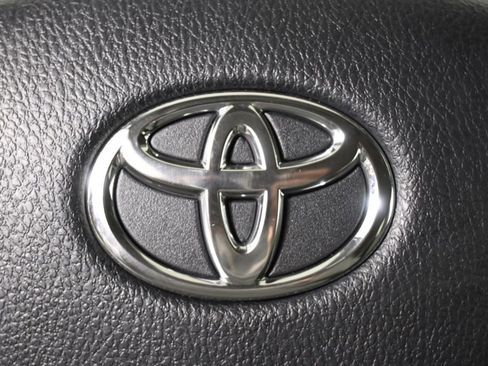 Used 2016 Toyota RAV4 XLE AWD/4WD image 36