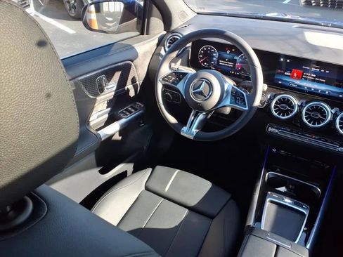Used 2025 Mercedes-Benz GLA 250 image 17