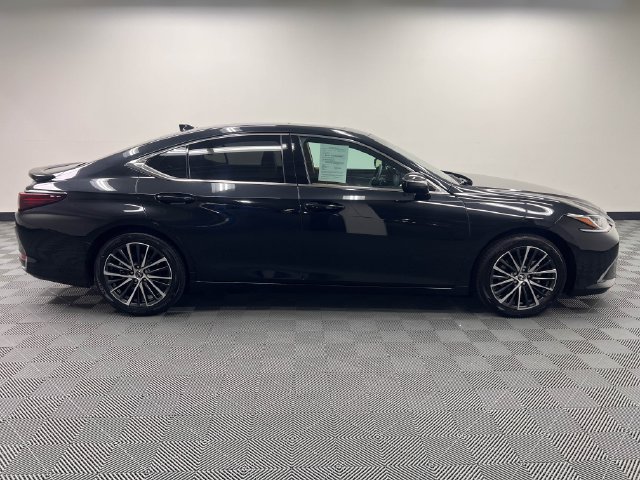 Used 2024 Lexus ES 300h w/ Premium Package FWD image 4