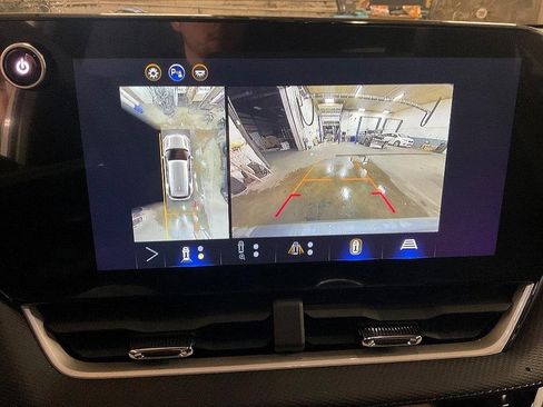 New 2026 Chevrolet Equinox LT w/ Convenience Package II image 7