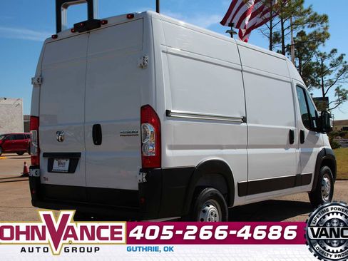 Used 2023 RAM ProMaster 2500 w/ Driver Convenience Group image 9