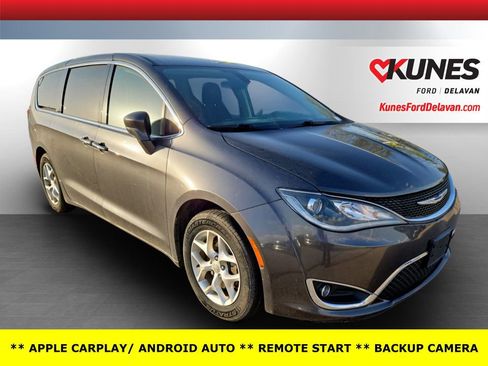 Used 2018 Chrysler Pacifica Touring Plus w/ Tire & Wheel Group FWD image 1