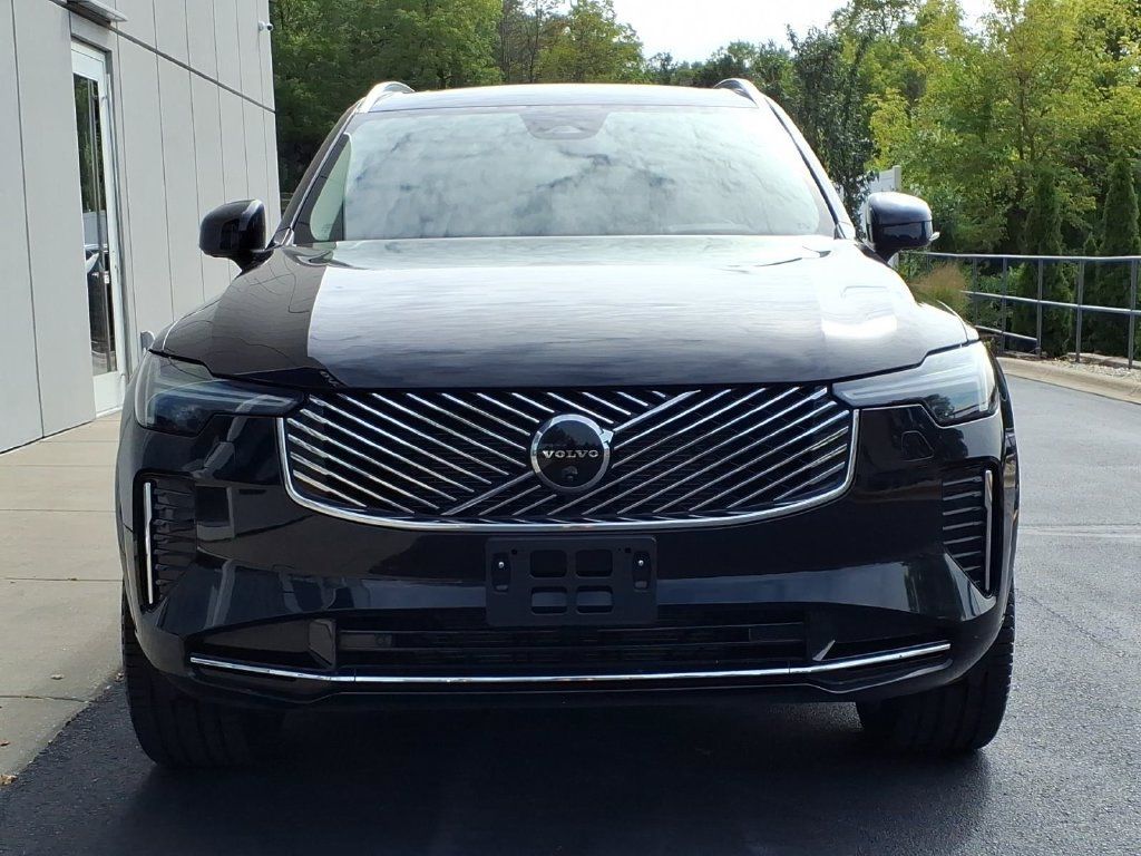 Certified 2026 Volvo XC90 B6 Ultra AWD/4WD image 2