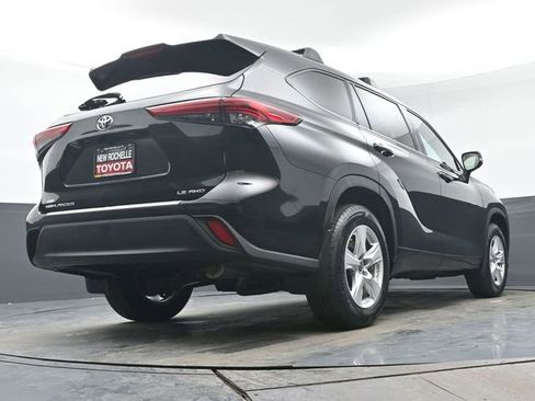 Certified 2022 Toyota Highlander LE image 33