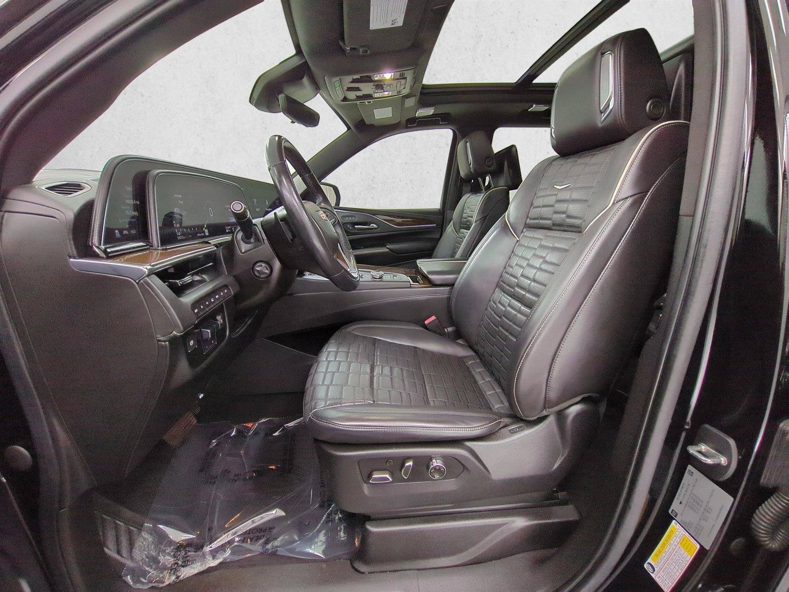 Used 2021 Cadillac Escalade Premium Luxury Platinum AWD/4WD image 17
