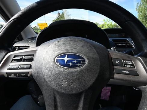 Used 2015 Subaru Forester 2.5i AWD/4WD image 12