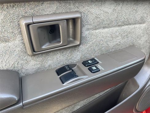 Used 2000 Toyota Tacoma PreRunner image 17