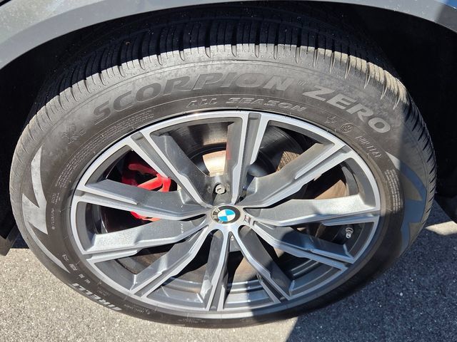 Used 2025 BMW X5 xDrive40i w/ M Sport Package AWD/4WD image 10