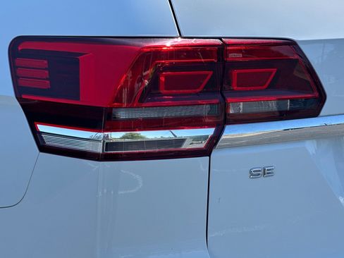 Used 2019 Volkswagen Atlas SE w/ Towing Package image 12