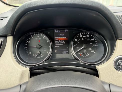 Used 2018 Nissan Rogue Sport SV w/ SV All-Weather Package AWD/4WD image 19