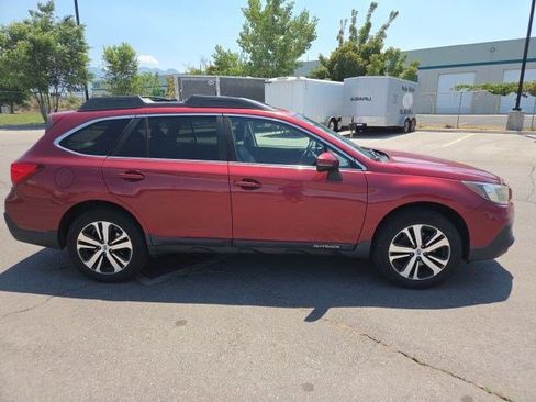 Used 2019 Subaru Outback 2.5i Limited AWD/4WD image 2