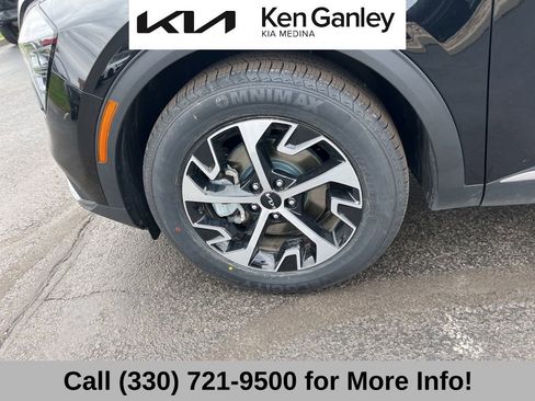 Certified 2025 Kia Sportage EX w/ Premium Package image 17