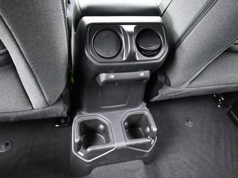 Used 2025 Jeep Wrangler Sport S image 32