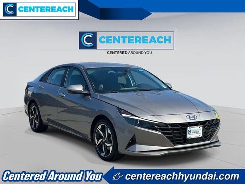 Used 2023 Hyundai Elantra SEL w/ Convenience Package FWD image 2