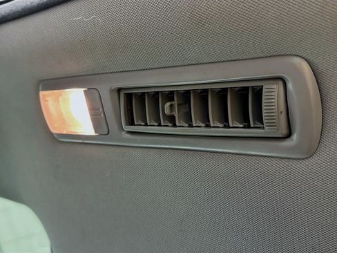 Used 2017 Toyota Highlander XLE image 28