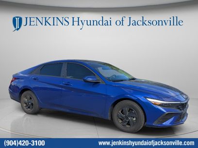 Used 2025 Hyundai Elantra SE