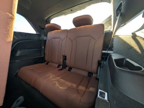 Used 2020 Audi Q7 3.0T Prestige w/ Prestige Package image 38