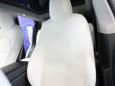 Used 2021 Tesla Model Y Long Range AWD/4WD image 28