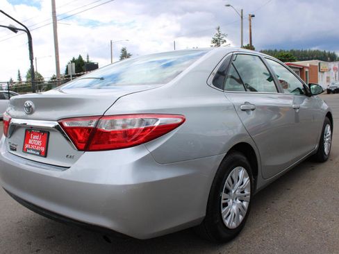 Used 2015 Toyota Camry LE FWD image 6