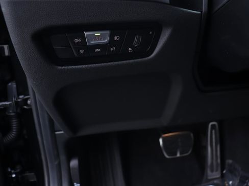 Used 2026 BMW 330i Sedan w/ M Sport Package image 24