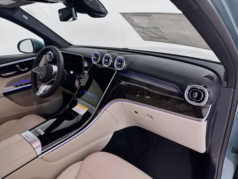 New 2026 Mercedes-Benz GLC 300 image 32