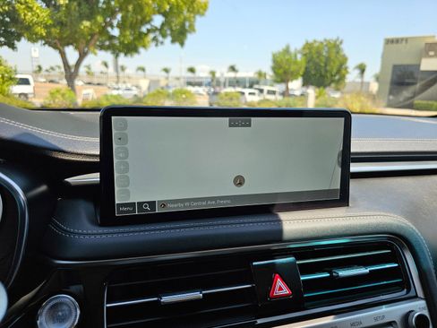 Used 2025 Genesis G70 2.5T image 30