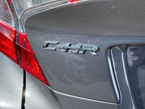 Used 2018 Toyota C-HR XLE FWD image 26